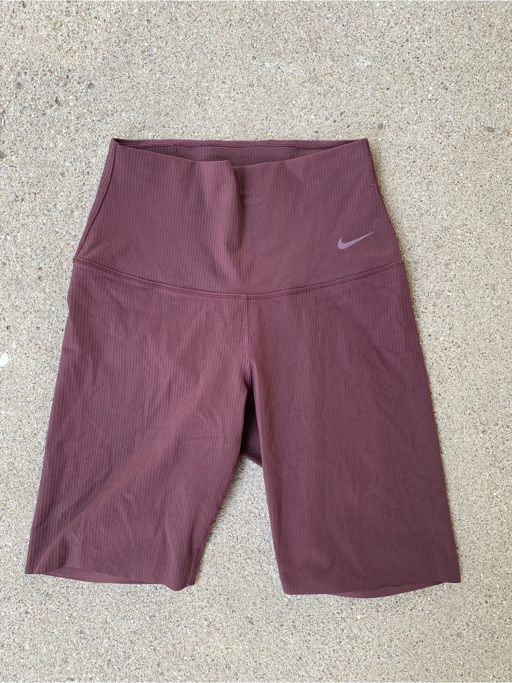 Nike Zenvy Women's High-Waist Ribbed Bike Shorts - Maroon